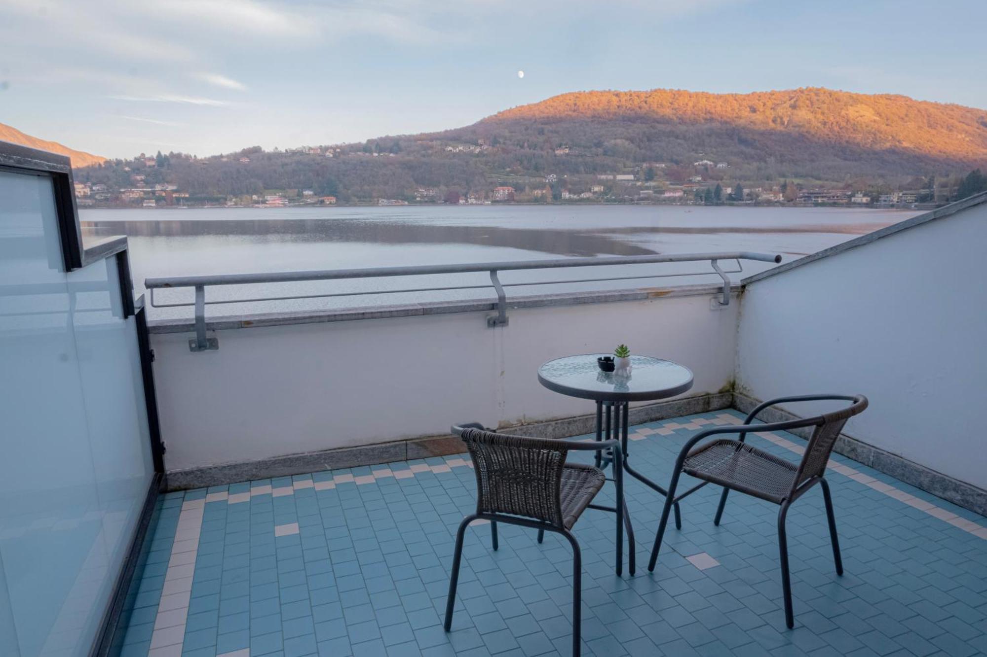 Hotel Chalet Del Lago Avigliana Exteriör bild