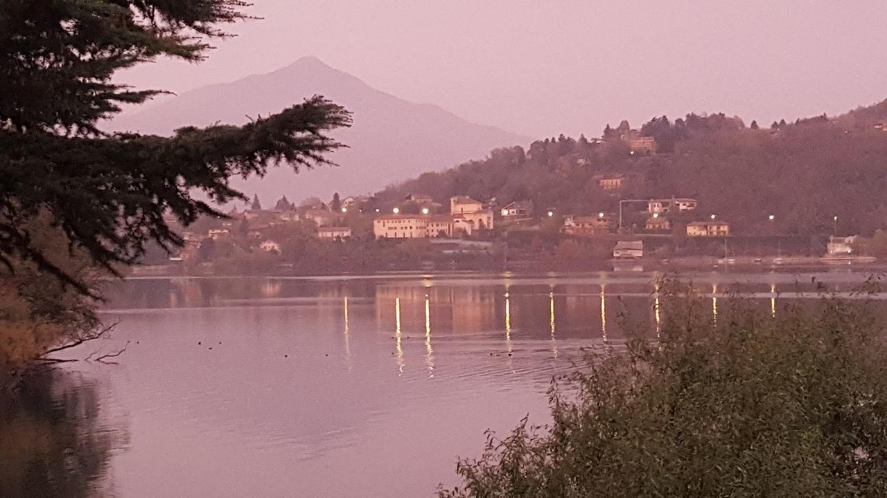 Hotel Chalet Del Lago Avigliana Exteriör bild
