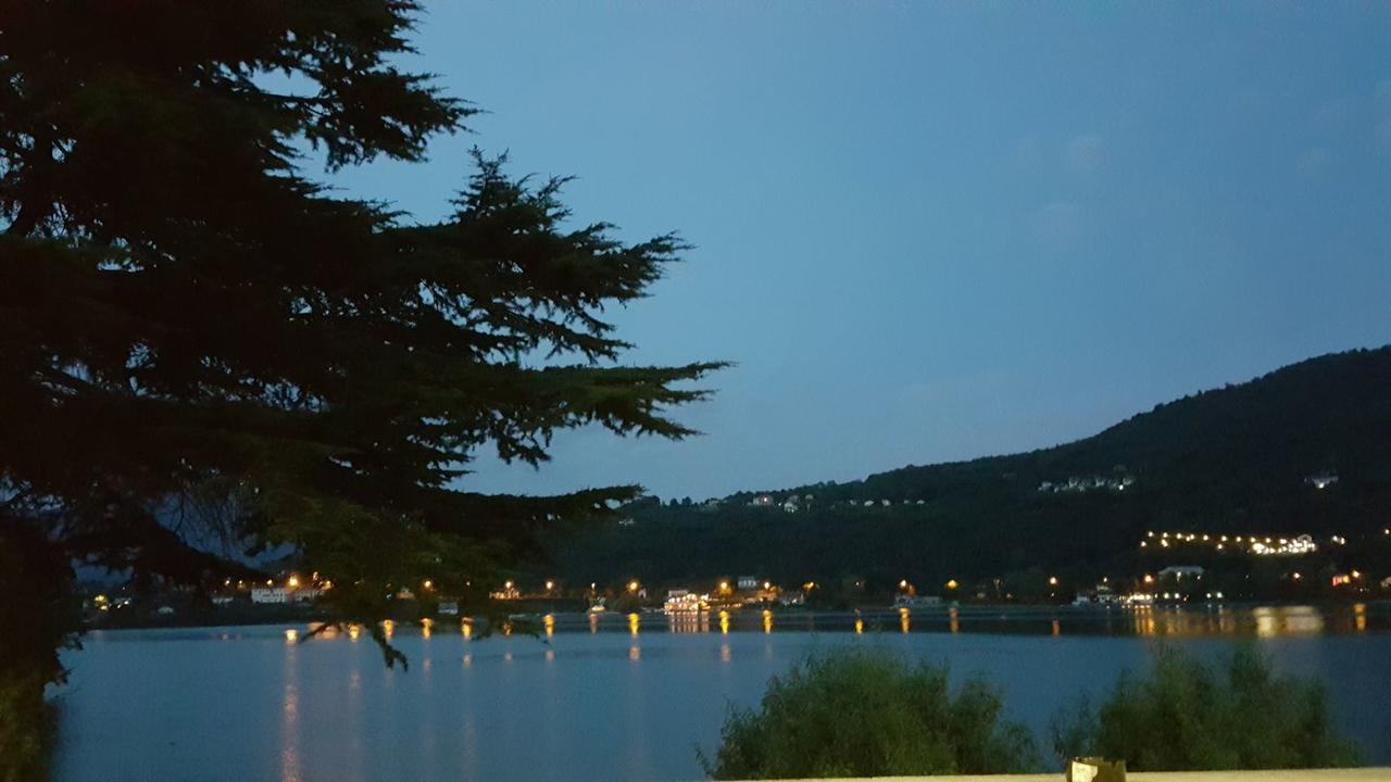 Hotel Chalet Del Lago Avigliana Exteriör bild